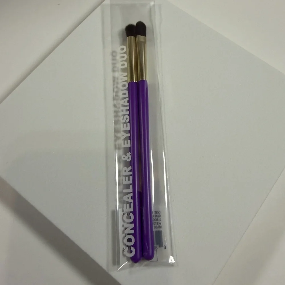 🩷5/$10🩷 Purple Concealer & Eyeshadow Brush Duo